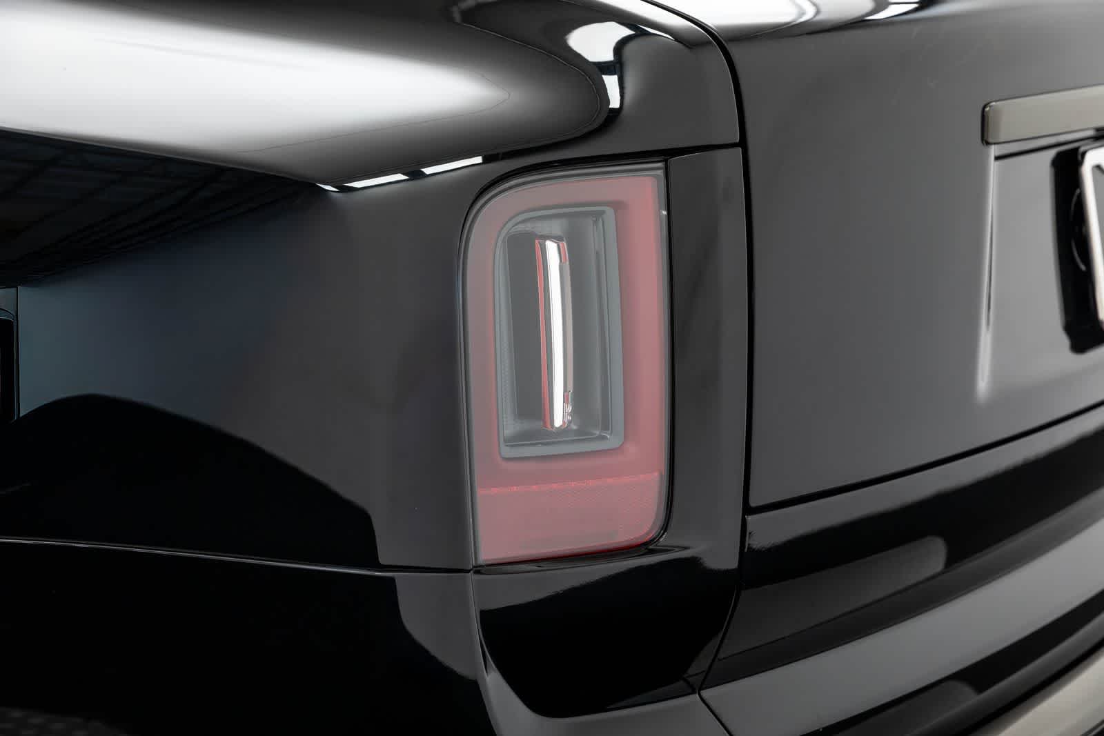 Rolls-Royce Cullinan Black Badge 2027