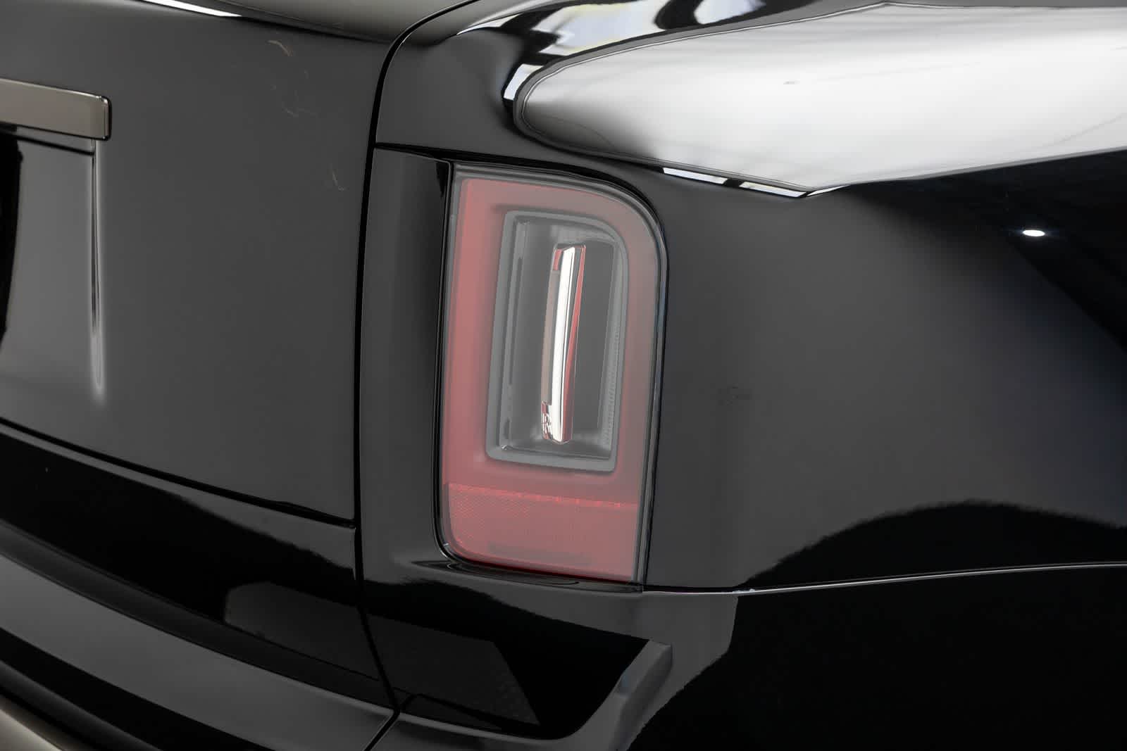 Rolls-Royce Cullinan Black Badge 2027