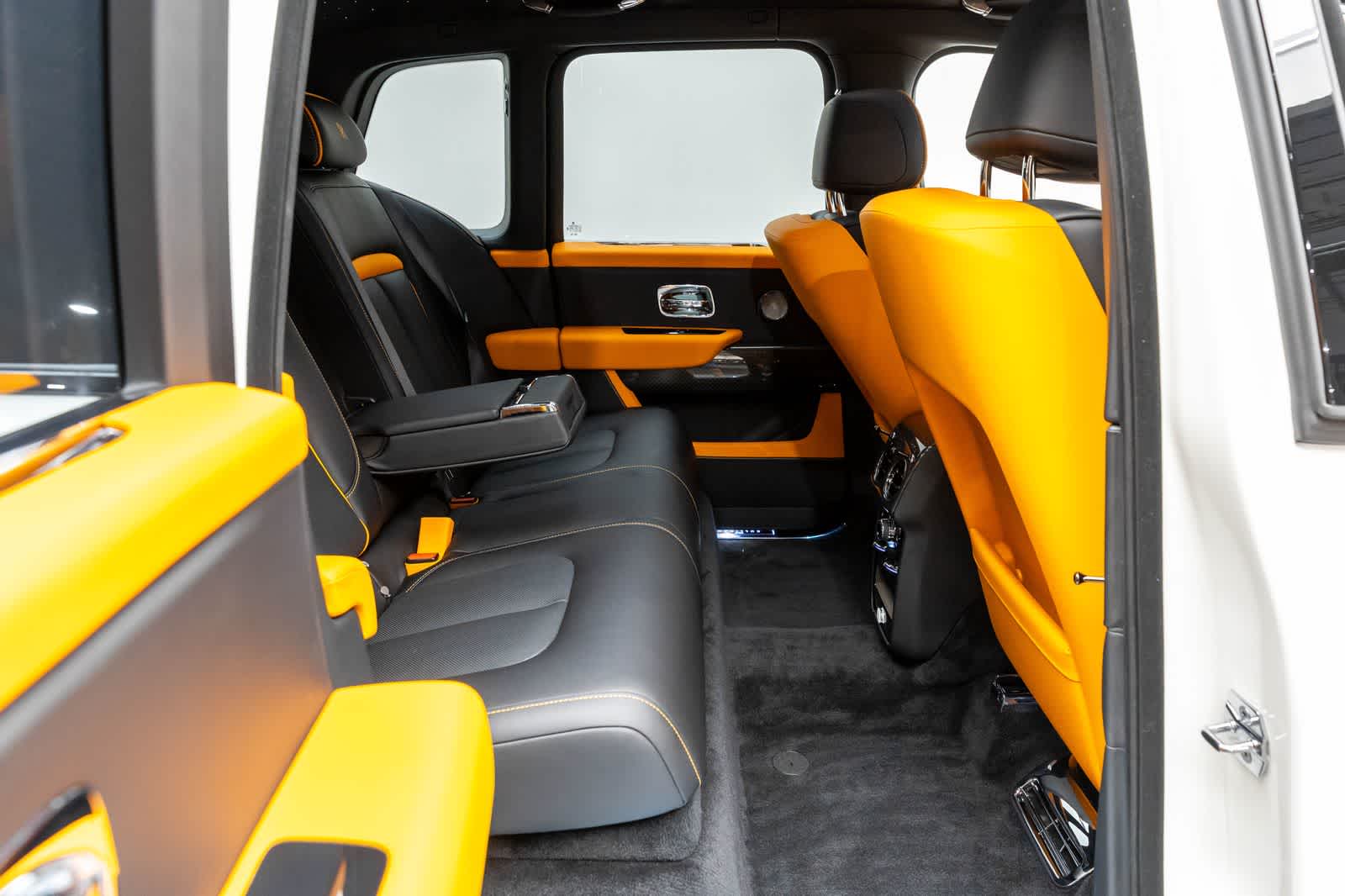 Rolls-Royce Cullinan Black Badge 2027