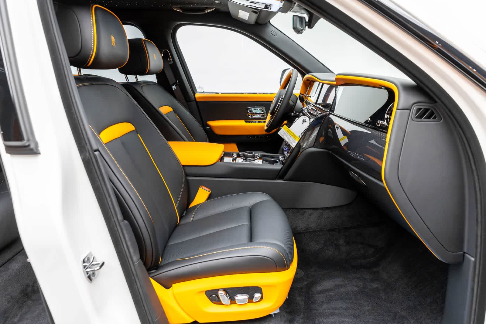 Rolls-Royce Cullinan Black Badge 2027
