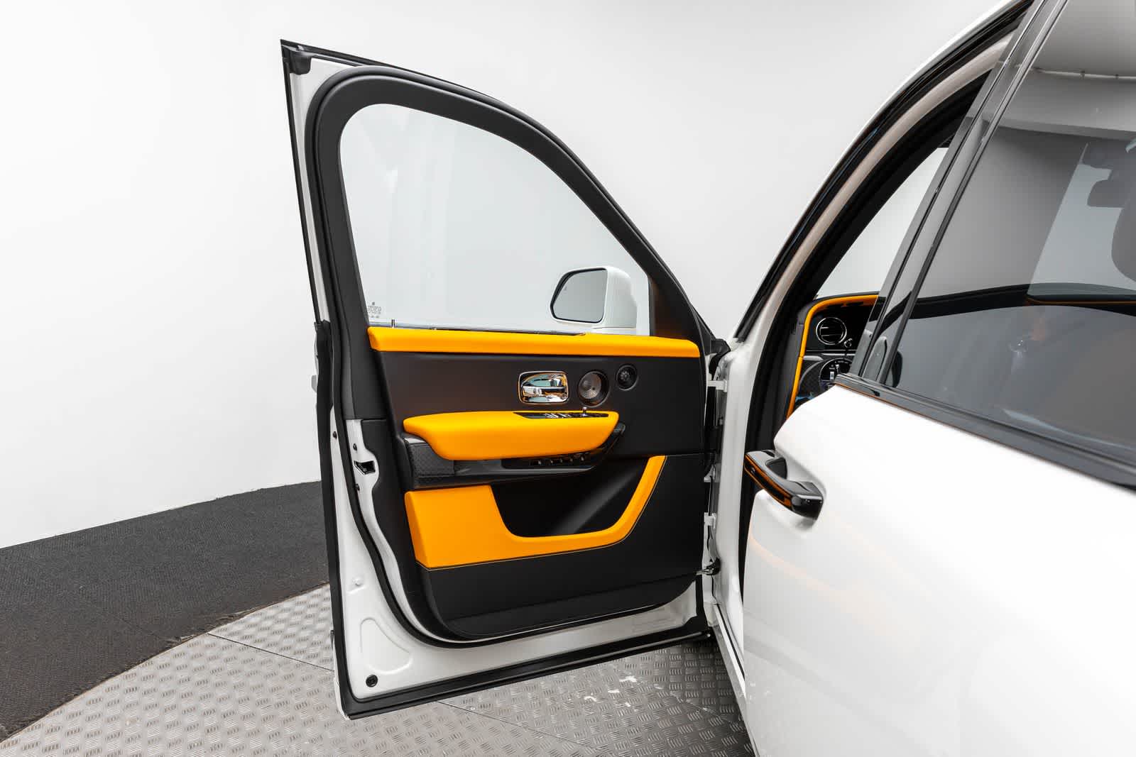 Rolls-Royce Cullinan Black Badge 2027