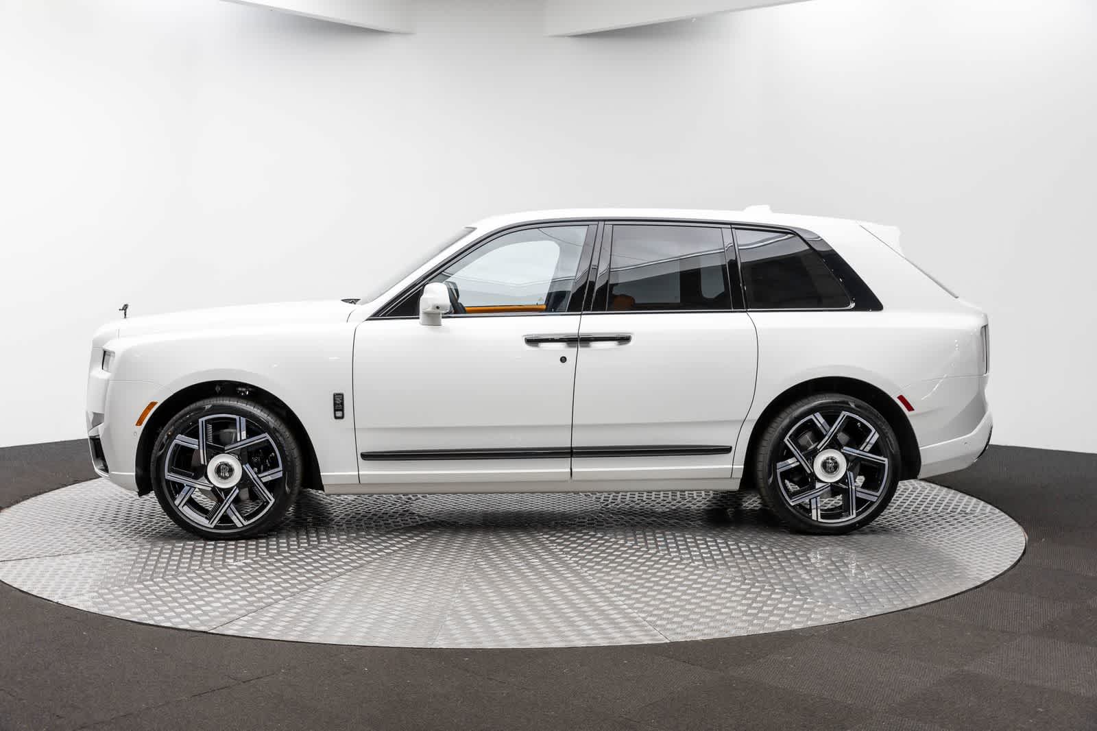 Rolls-Royce Cullinan Black Badge 2027