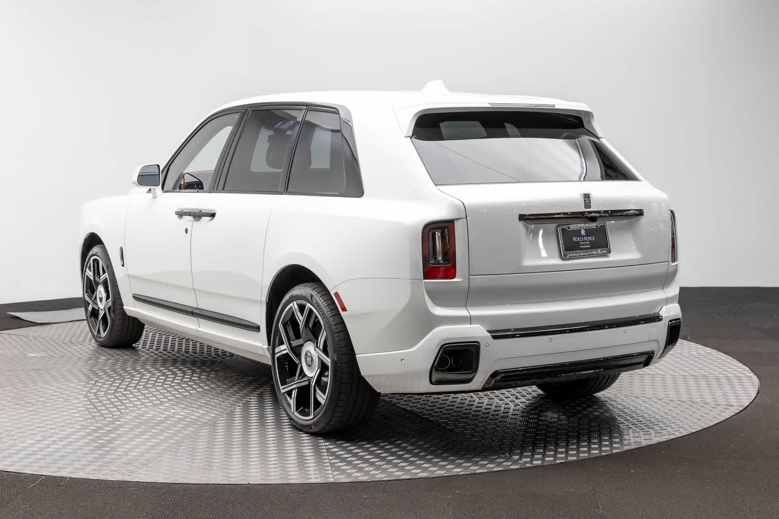 Rolls-Royce Cullinan Black Badge 2027