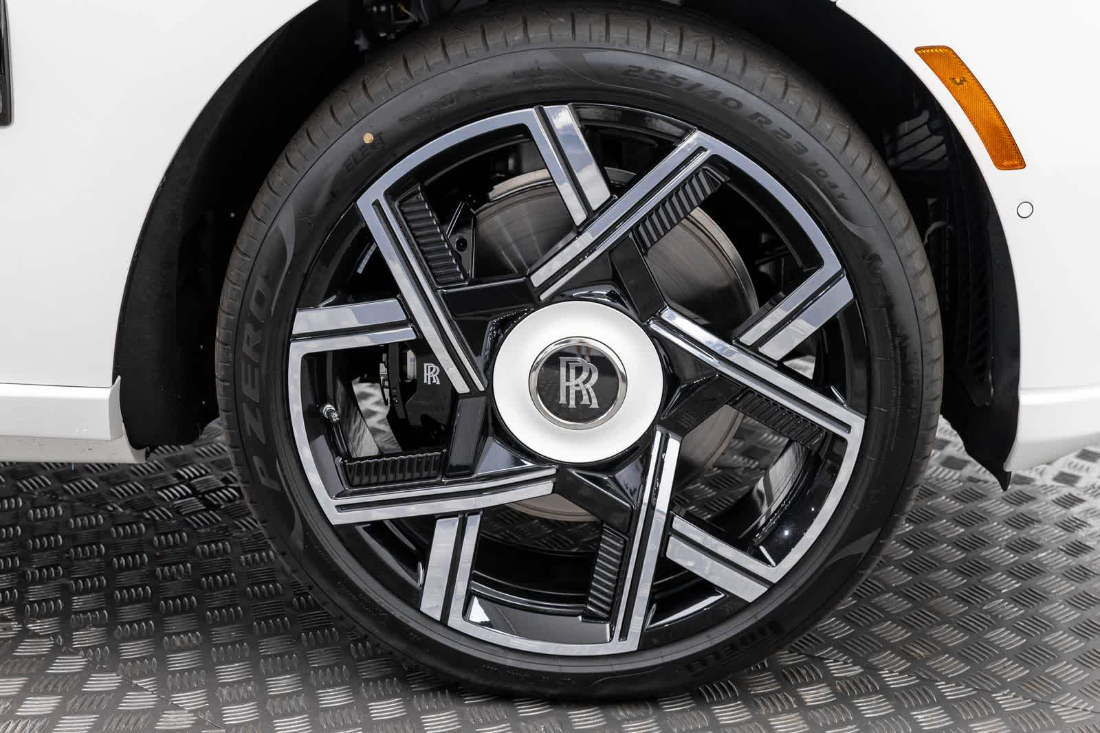 Rolls-Royce Cullinan Black Badge 2027