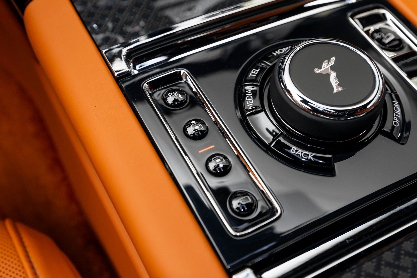 2026 Rolls-Royce Cullinan Insignia Negra