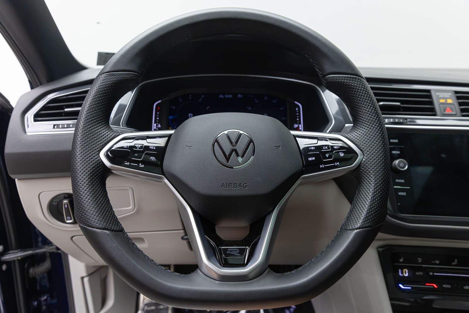 Volkswagen Tiguan SEL R-Line 2023