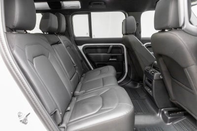 Land Rover Defender S 2025