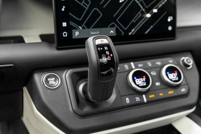 Land Rover Defender S 2025