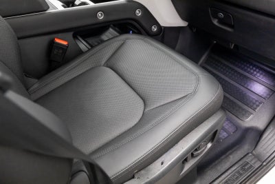 Land Rover Defender S 2025