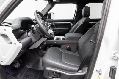 Land Rover Defender S 2025