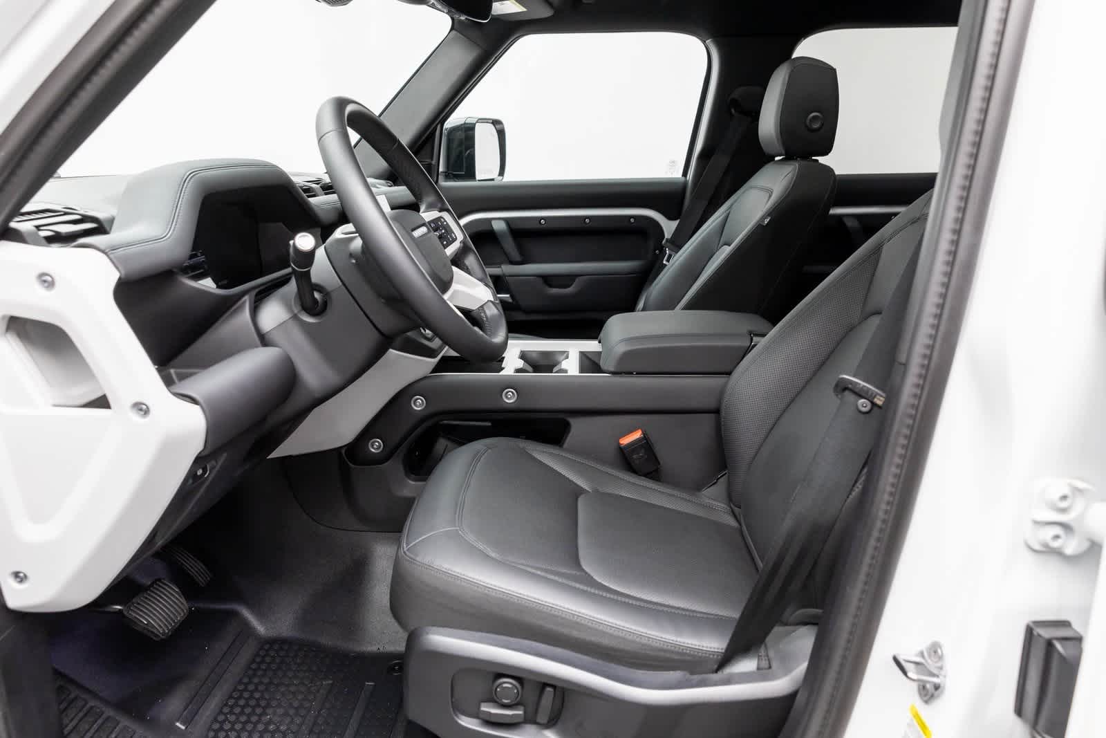 Land Rover Defender S 2025