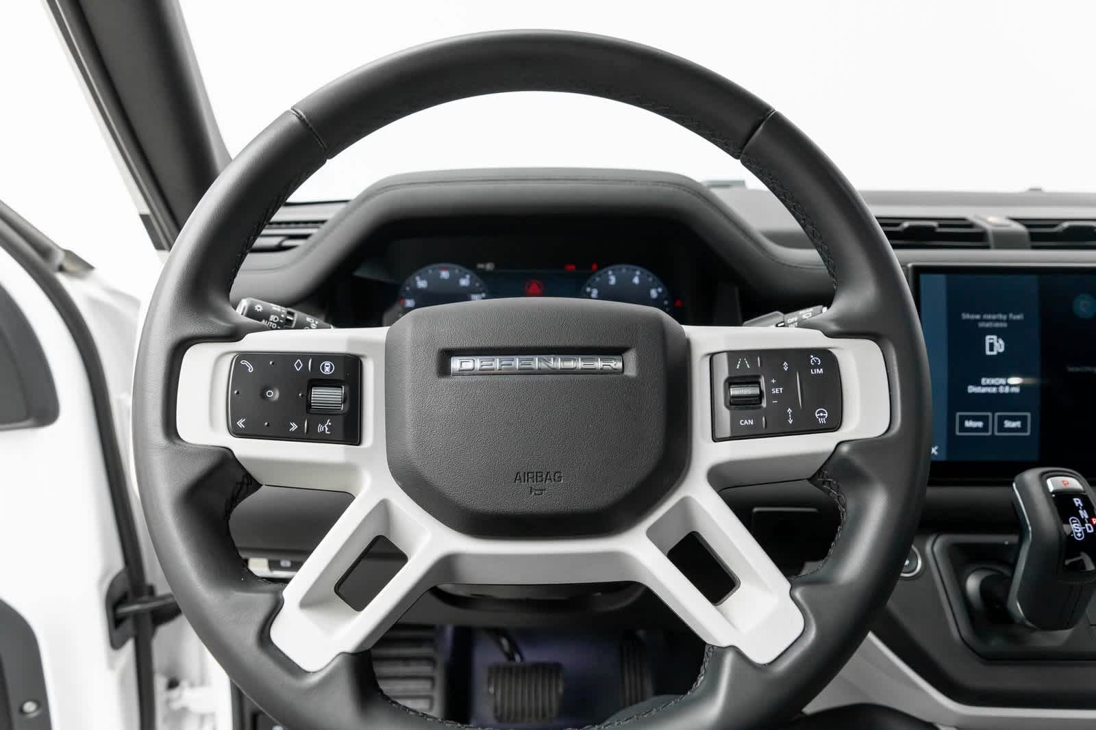 Land Rover Defender S 2025