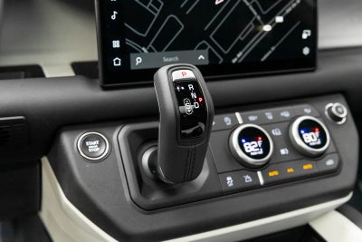 Land Rover Defender S 2025