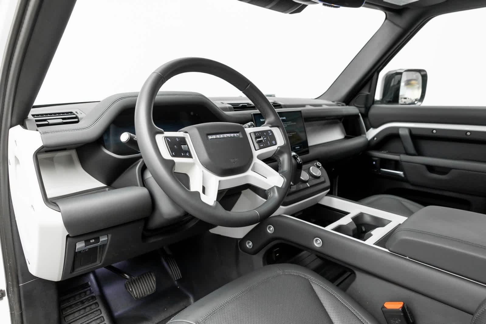 Land Rover Defender S 2025