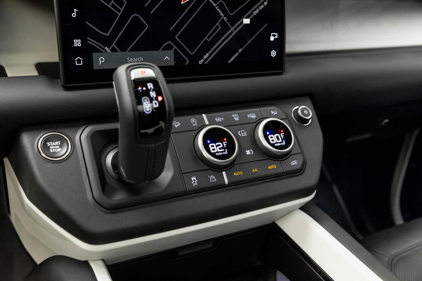 Land Rover Defender S 2025