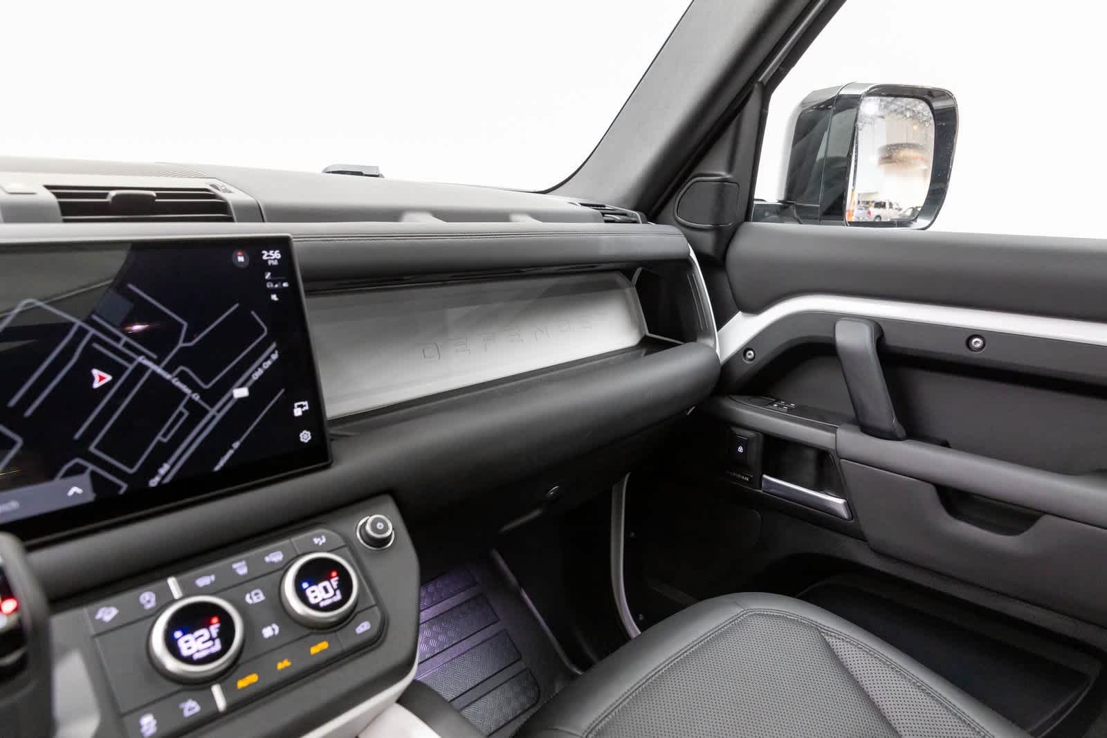 Land Rover Defender S 2025