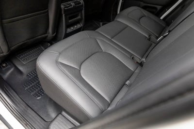 Land Rover Defender S 2025