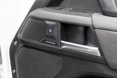 Land Rover Defender S 2025