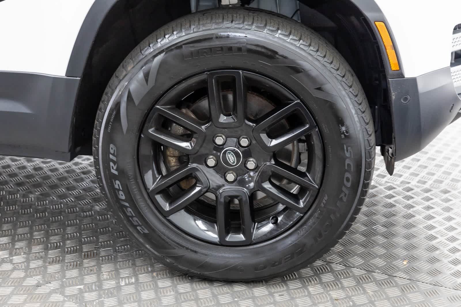 Land Rover Defender S 2025