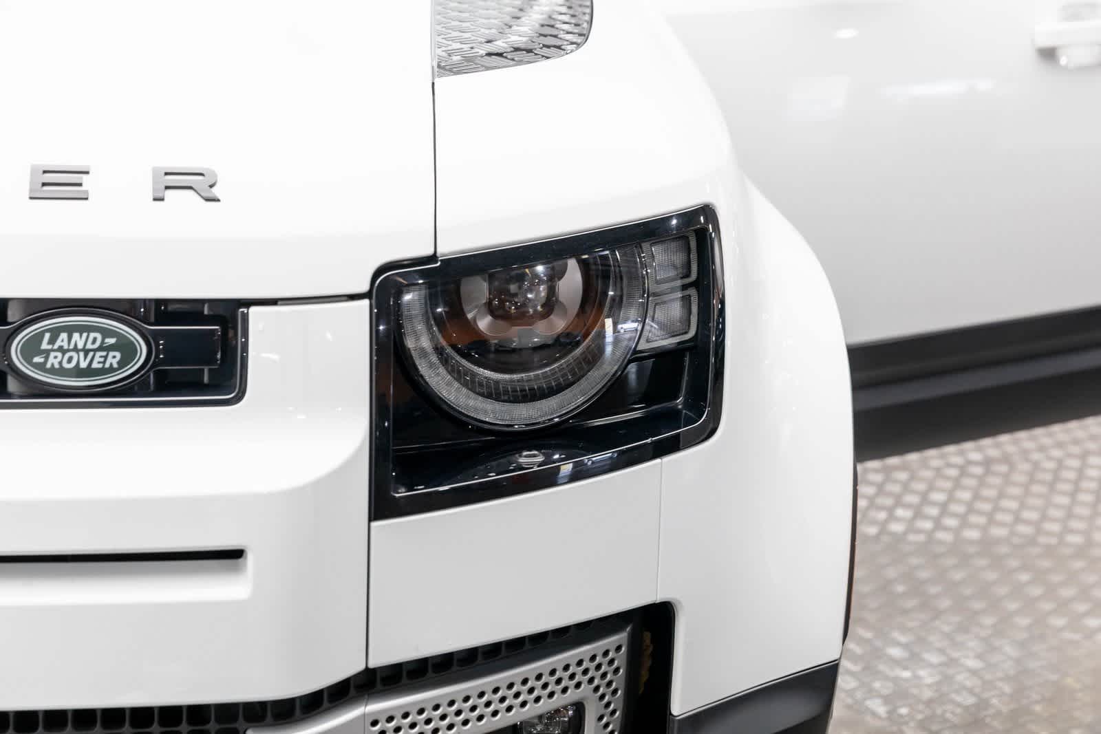 Land Rover Defender S 2025