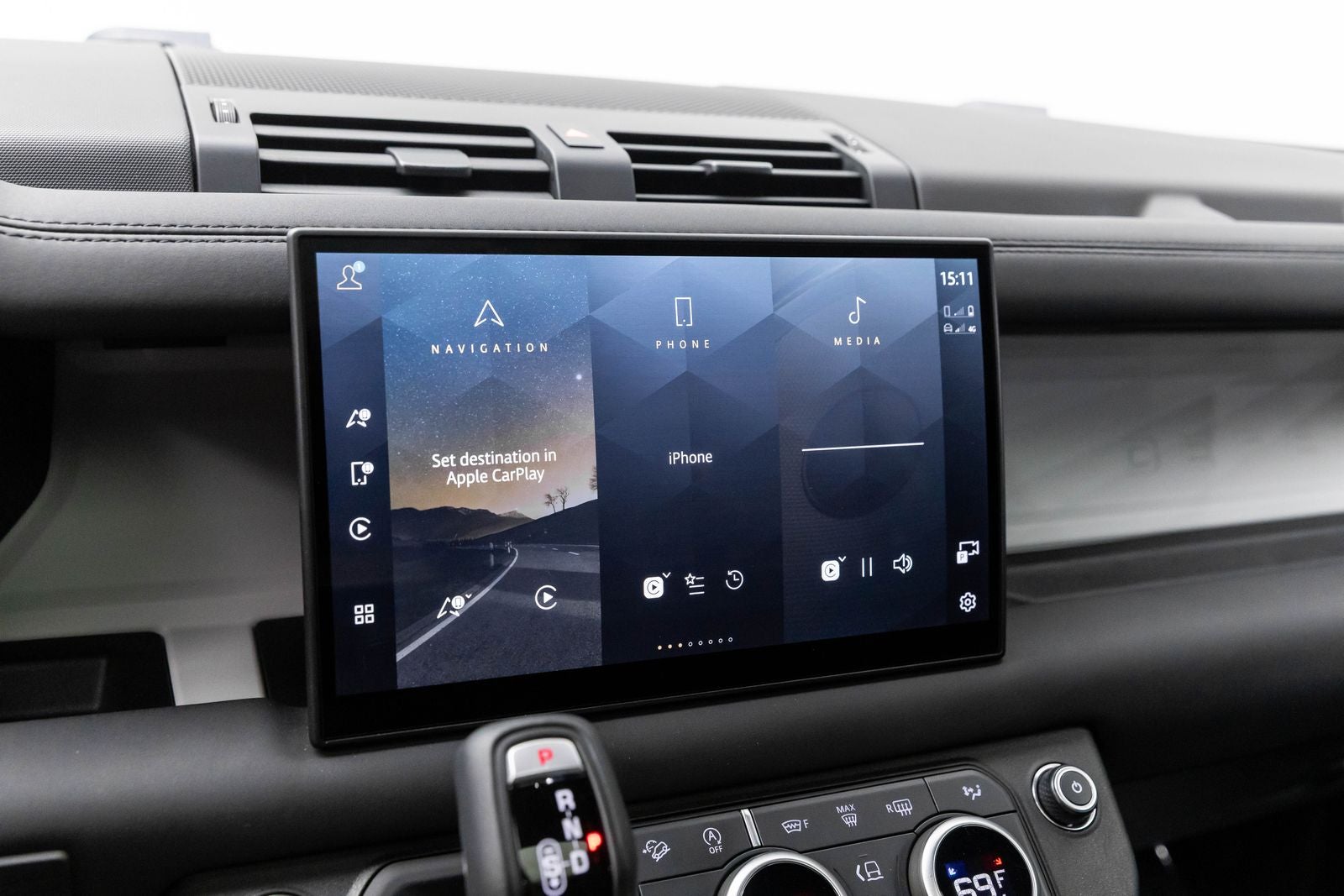 Land Rover Defender S 2025