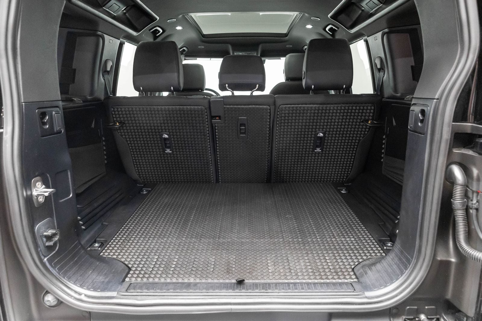 Land Rover Defender S 2025