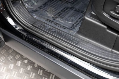 Land Rover Defender S 2025