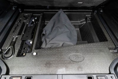 Land Rover Defender S 2025