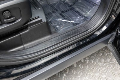 Land Rover Defender S 2025