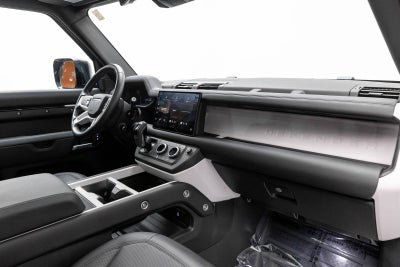 Land Rover Defender S 2025