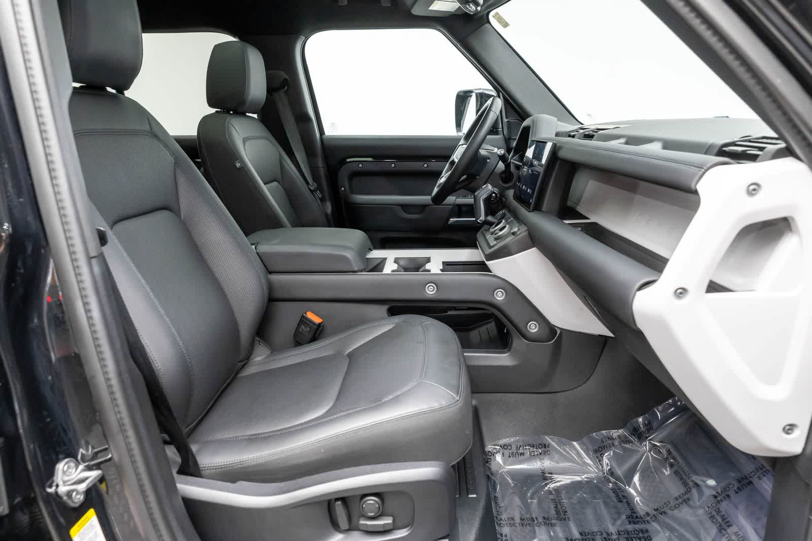 Land Rover Defender S 2025