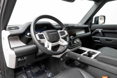 Land Rover Defender S 2025