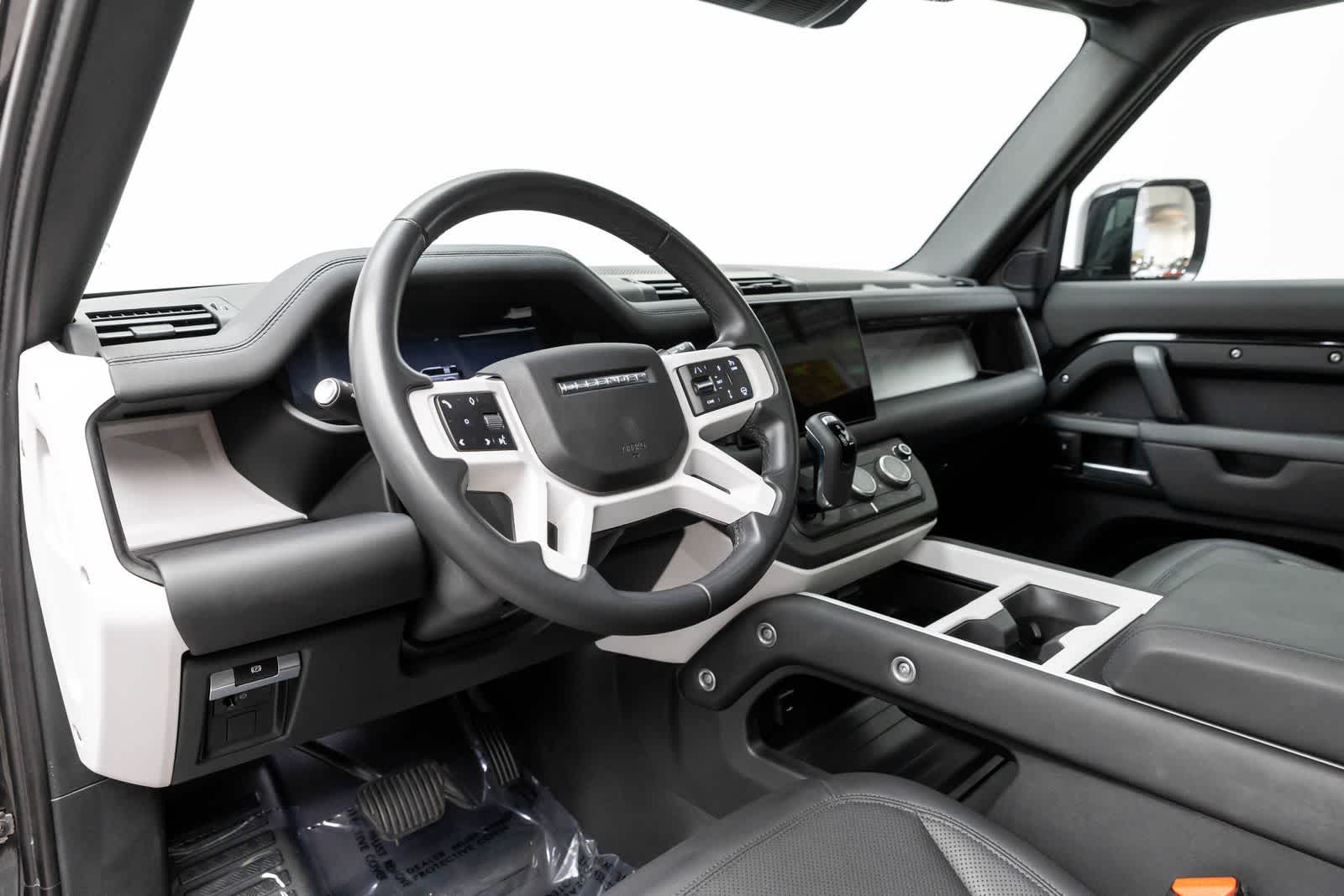 Land Rover Defender S 2025