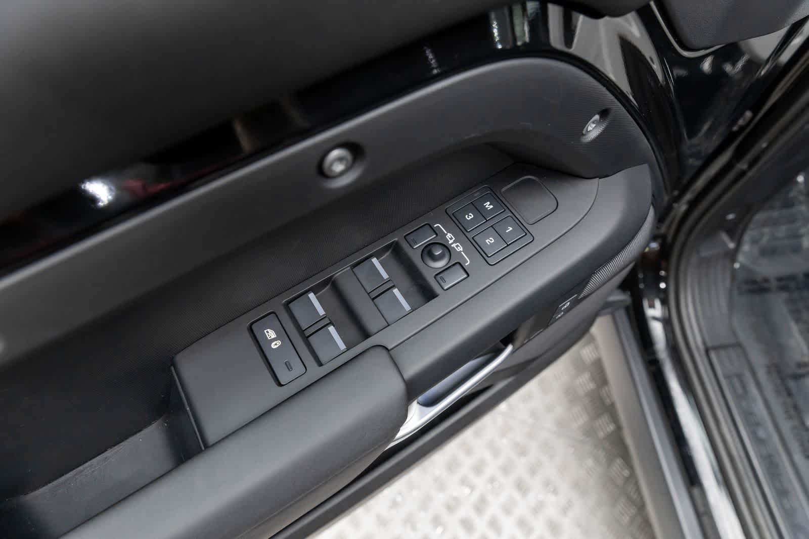 Land Rover Defender S 2025