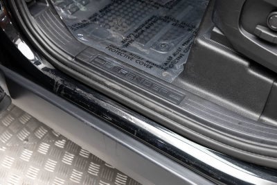 Land Rover Defender S 2025