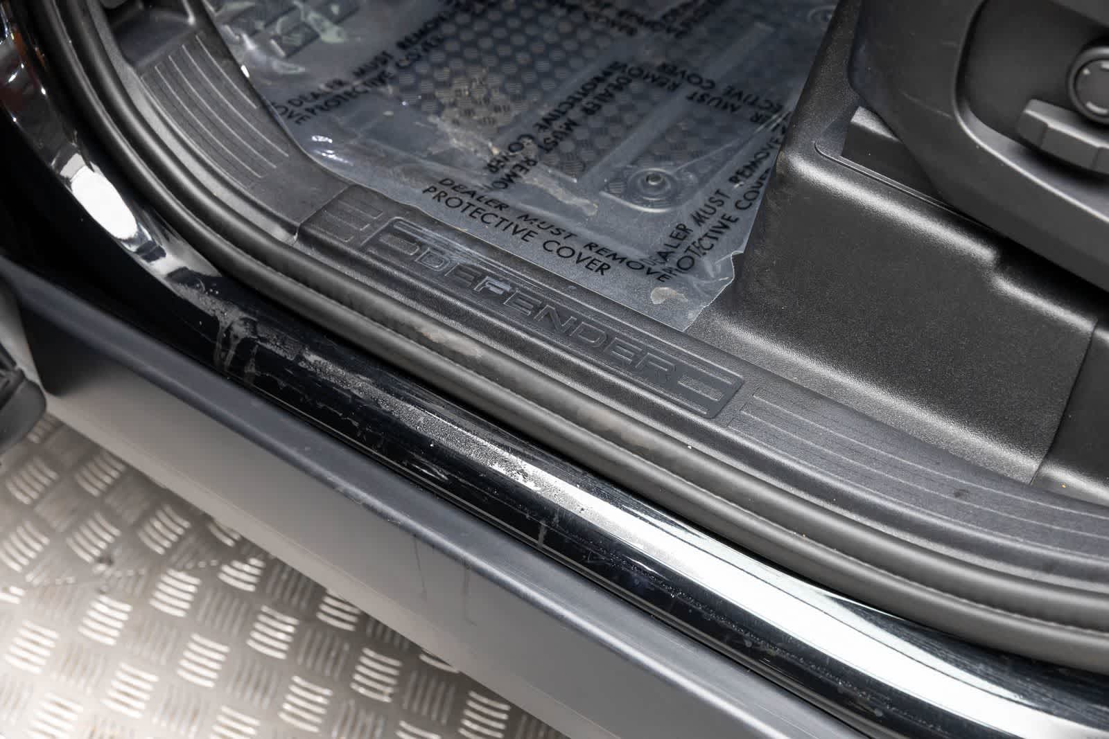 Land Rover Defender S 2025