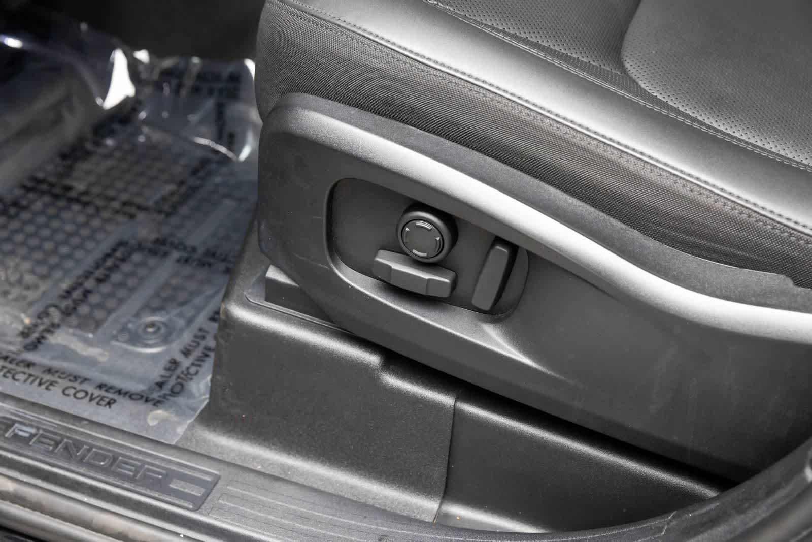 Land Rover Defender S 2025