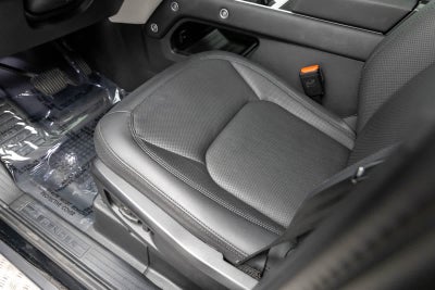 Land Rover Defender S 2025