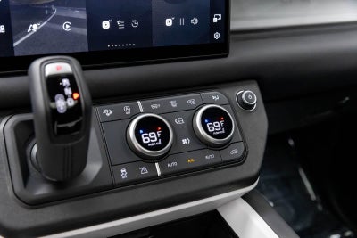 Land Rover Defender S 2025