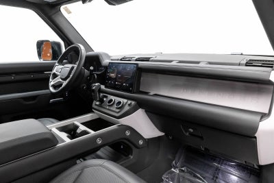 Land Rover Defender S 2025