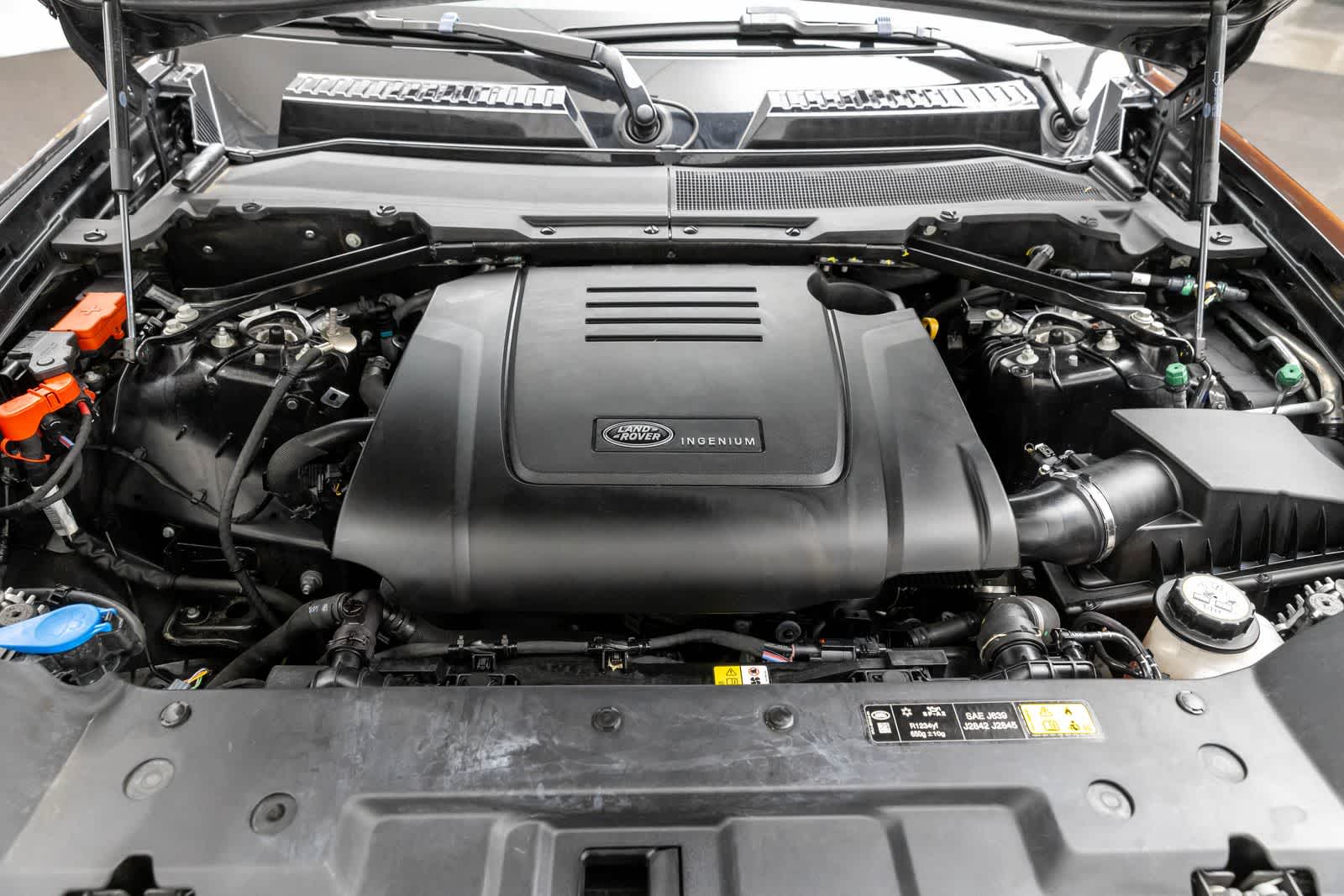 Land Rover Defender S 2025