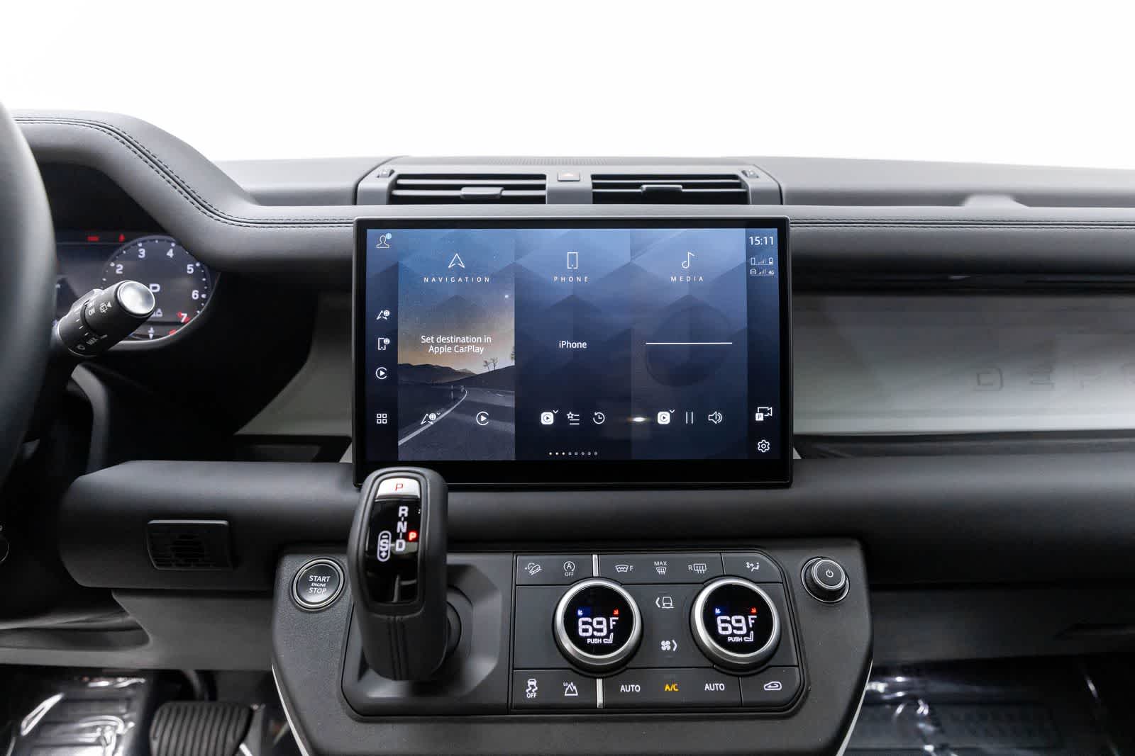 Land Rover Defender S 2025