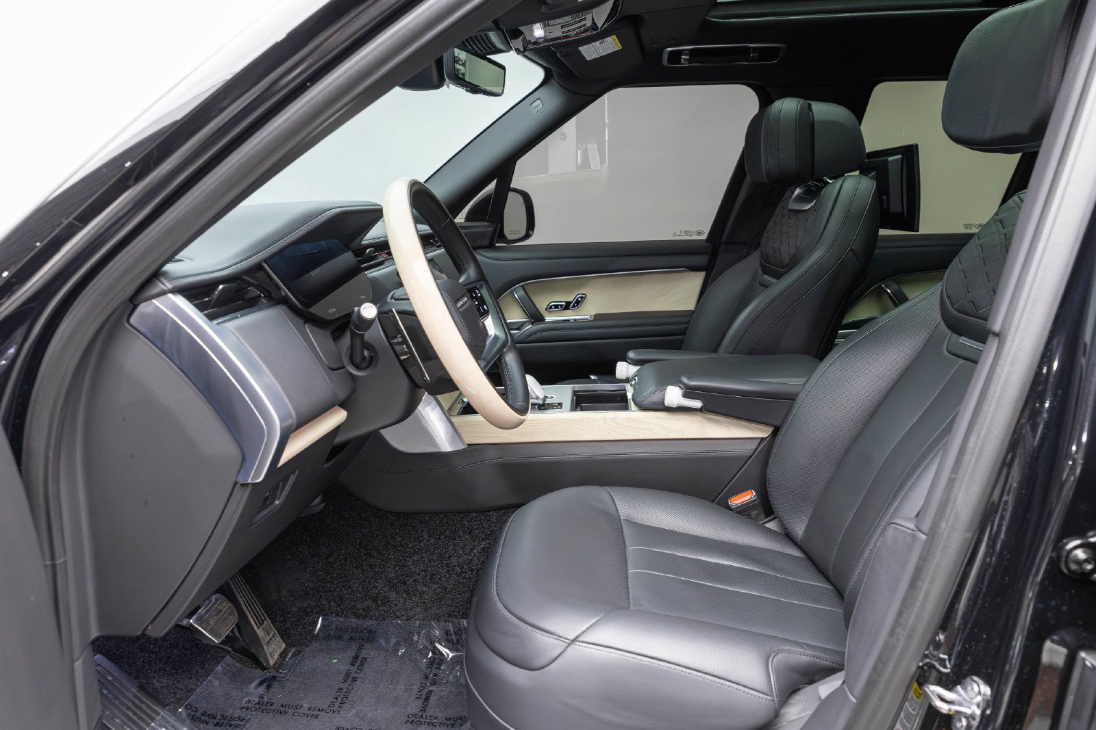 Land Rover Range Rover SV 2025