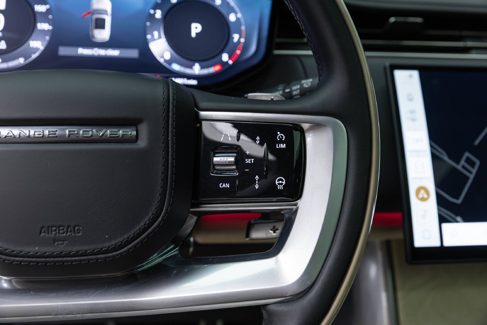 Land Rover Range Rover SV 2025