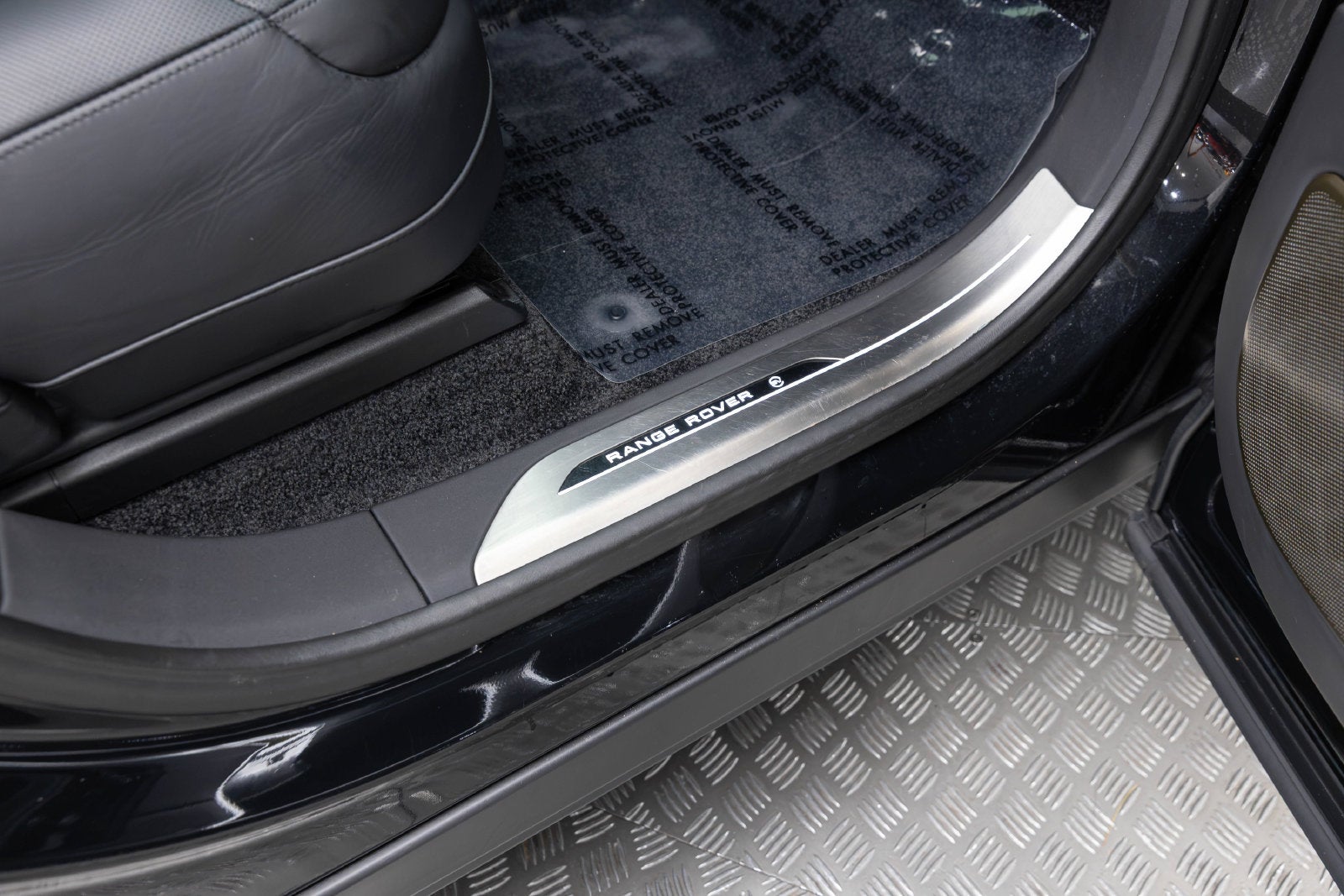Land Rover Range Rover SV 2025