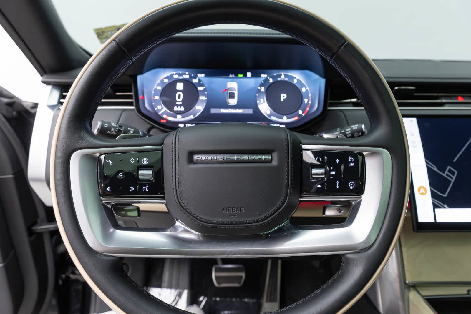 Land Rover Range Rover SV 2025