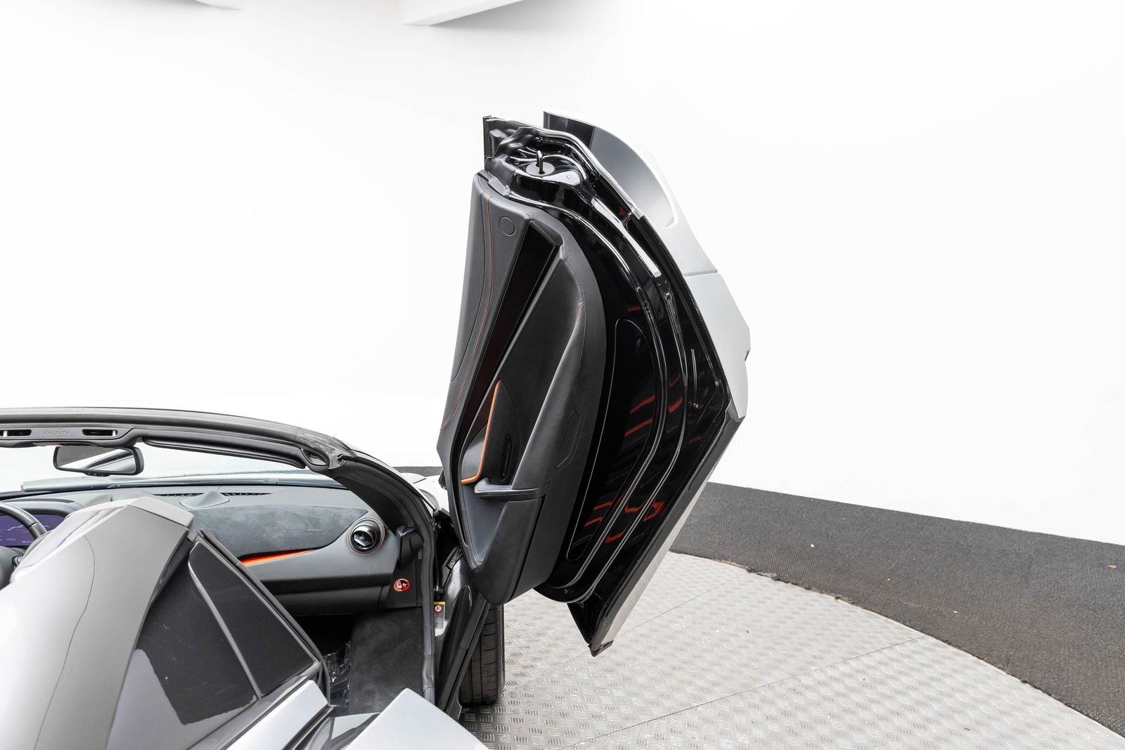 2022 McLaren 720S Spider