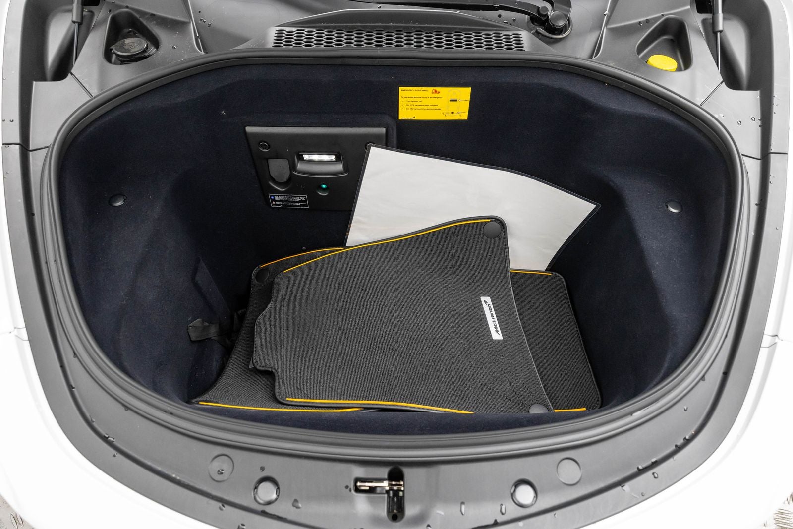 McLaren Artura Coupé 2023