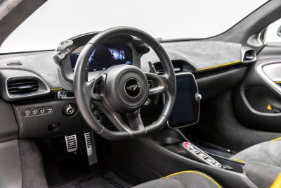 McLaren Artura Coupé 2023