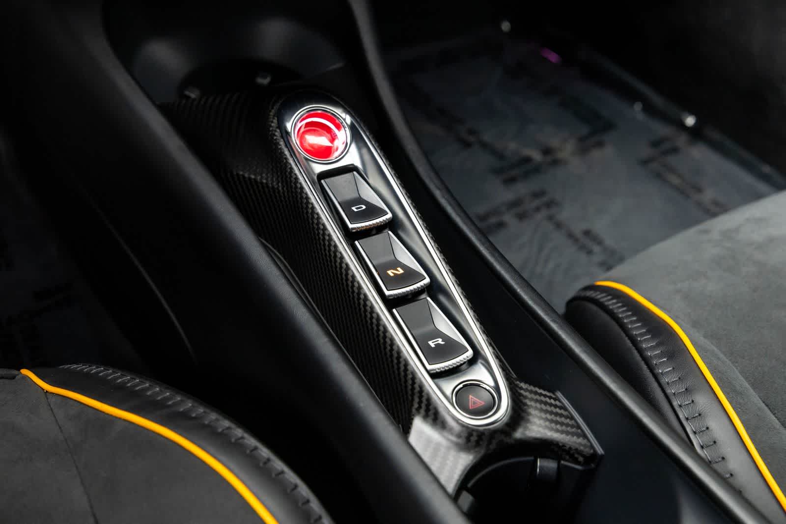 McLaren Artura Coupé 2023